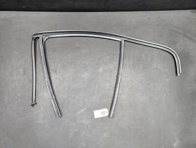 Rear Left Door Window Glass Run Channel 2018 BMW 330i 51357414533 2017 - Изображение 1 из 4