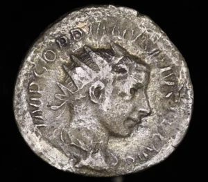 Roman Imperial Coins Gordian III Antoninianus Hercules Holding Lion Skin - Picture 1 of 2