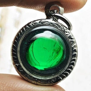 Leklai Naga Eye Crystal Gem Healing Round Button Emerald Green Thai Amulet 16570 - Picture 1 of 7