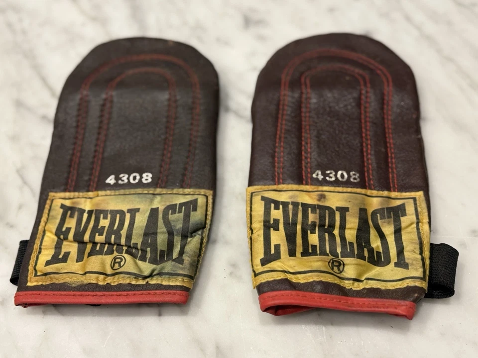 Vintage Everlast 4308 Boxing Focus Mitts - Mid Century Training Gear Punch Pads - Image 1 of 4
