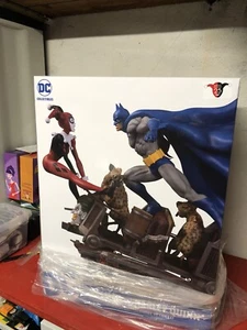 DC Collectibles Batman vs Harley Quinn Battle Statue - Imagen 1 de 9