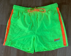 Neu Superdry Badehose hellneongelb orange gestreift Beachvolleyball-Shorts XL - Bild 1 von 11