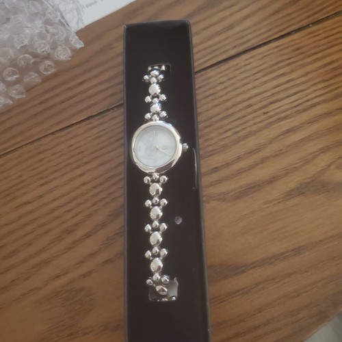 Montre Bracelet Femme Avon - Couleur Bleue, Style Décontracté, Neuve Sans Emballage