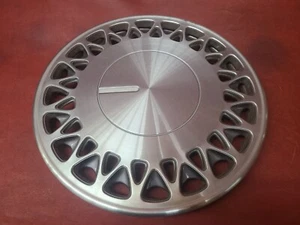 Plymouth Dodge Acclaim 90-91 Voyager 91-93 15" OEM Hubcap Wheel Cover 4472012 - Picture 1 of 8