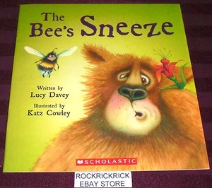 THE BEE'S SNEEZE (LUCY DAVEY) (2017) -LARGE BOOK- BRAND NEW - Bild 1 von 6