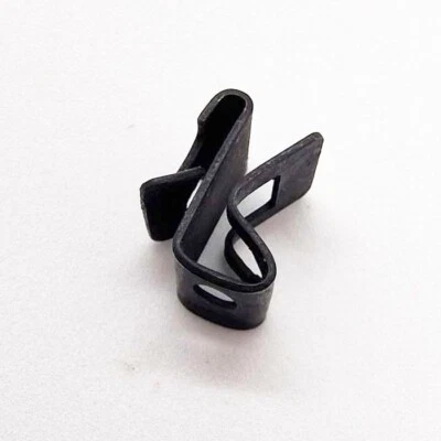 Clip de panel de bloqueo de cable de liberación de capó Land Rover Defender - OEM - 13H489L  Foto 1 de 4