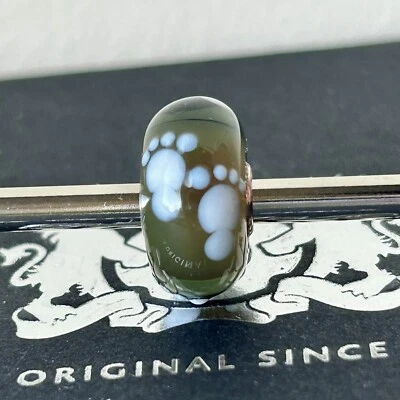 Authentic trollbeads OOAK unique glass bead white footprint Olive green base - Image 1 of 4