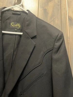 #8437. Blazer occidental de poliéster negro Scully para hombre con ribete negro. Talla 40 Foto 1 de 4