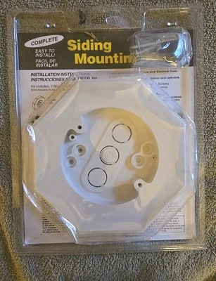 Kit de montaje de revestimiento Arlington 8161-1 para revestimiento plano - blanco - para lámparas Foto 1 de 2