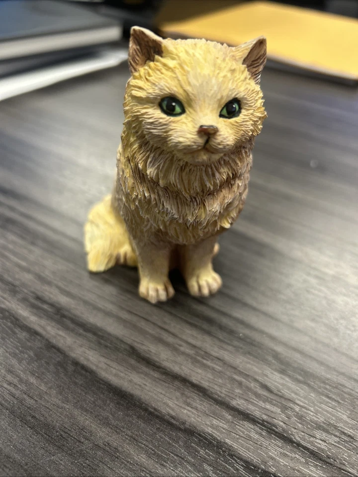 Винтажная маленькая желтая резиновая фигурка кошки с зелеными глазами 3,75 дюйма Russ Berrie & Company - Изображение 1 из 4