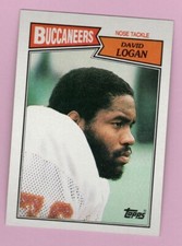 1987 Topps Football #391 David Logan Tampa Bay Buccaneers Nose Tackle