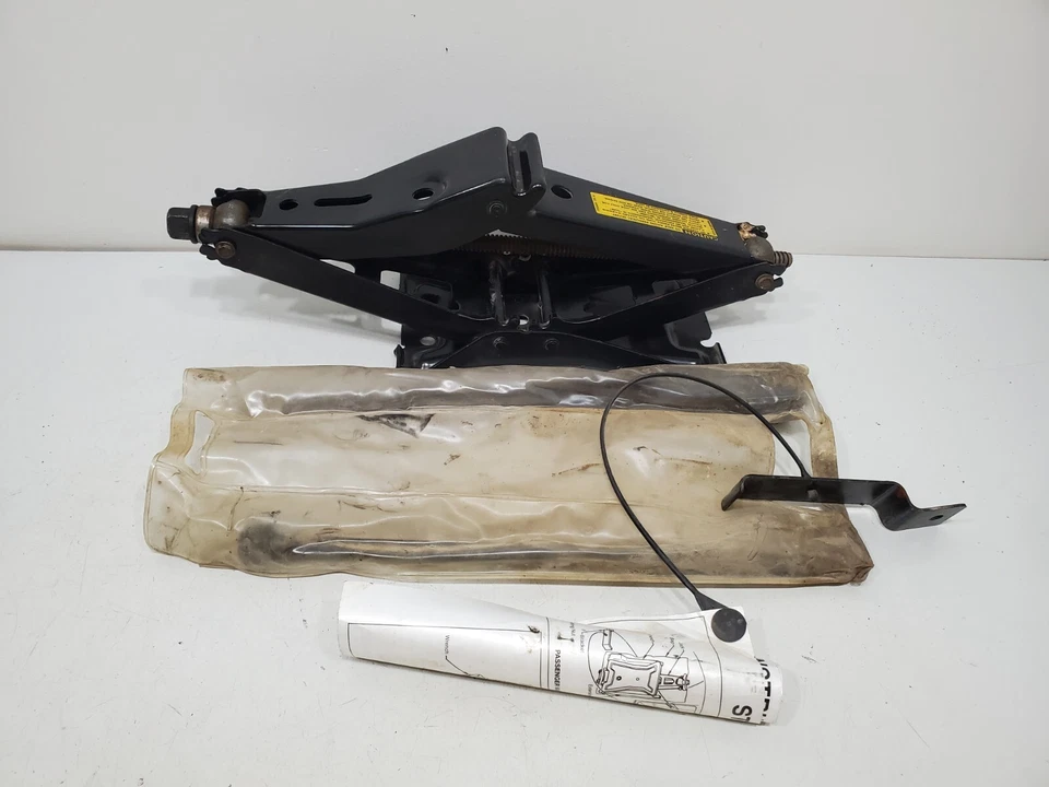 94 95 96 pontiac Transport Chevy Lumina Van Emergency Jack Tools Kit Set - Изображение 1 из 4