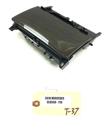 Cenicero Mercedes-Benz CLS550 W218 2012-2018 OEM. Foto 1 de 4