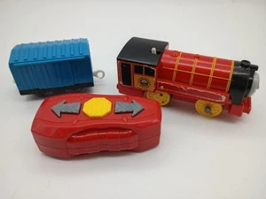 Thomas & Friends Trackmaster Control Remoto R/C Victor 2013 con Control Remoto y Coche LEER - Imagen 1 de 5