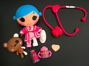 Lalaloopsy Littles Stumbles Bumps N Lividi Bambola paziente con orso e stetoscopio - Foto 1 di 7