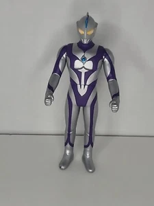 Vintage 2002 Bandai Ultra Hero Series 35 Ultraman Cosmos 6.25" Vinyl Figure - Picture 1 of 6