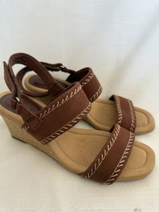 Clarks Collection Women's Kyarra Rose Nubuck Wedge Sandal Tan Size 10M - Picture 1 of 14