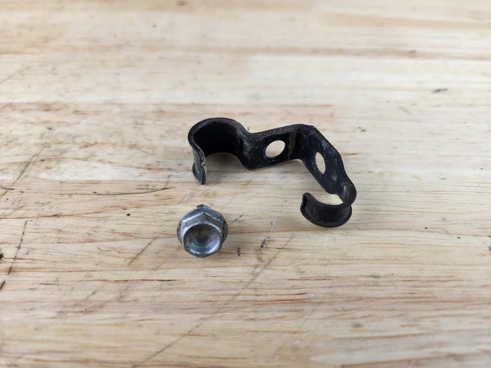 85 86 HONDA ATC350X OEM REAR BRAKE LINE HOSE GUIDE SWINGARM 1985 1986 ATC 350X - Image 1 of 1