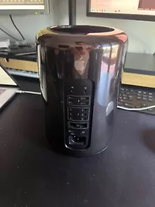 Apple Mac Pro 6.1 Zylinder Late 2013 - Intel XEON 4-Core 3.7GHz - Bild 1 von 9
