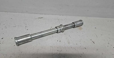 2001 - 2005 KAWASAKI ZR750 ZR 750 ZR7S ZR7-S ZR-7S FRONT WHEEL AXLE SHAFT BOLT Foto 1 de 4