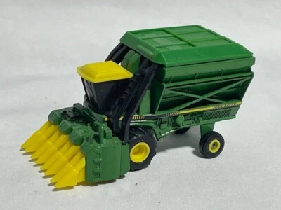 ERTL John Deere Cotton Picker, Green, 1/80 - Image 1 of 3