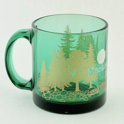 Taza de café de vidrio verde Mackinaw City MI de colección hecha en EE. UU. árboles aves paisaje Foto 1 de 4