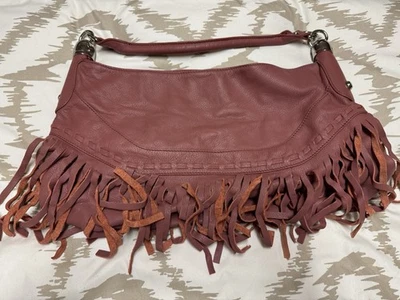 Bolso de Hombro Hobo B. Makowsky Grande Cuero Rosa Flecos Foto 1 de 2