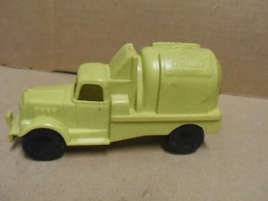 MARX LUMAR CONSTRUCTION COMPANY LUMAR CONCRETE TRUCK GREEN VEHICLE PART 1950s - Picture 1 of 16