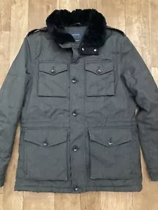Chaqueta Parka Grande Zara Man Para Hombre Cuello de Piel Gris Acolchada con Cremallera y Botones - Imagen 1 de 13