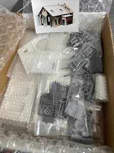 Building & Structure Co. Sn3 Kit #S-111 Double Stall Engine House 1:64 RARE NIB! - Picture 1 of 7