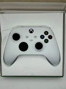 Microsoft Wireless Controller for Xbox Series X/S - Robot White (open/worn box) - Picture 1 of 2