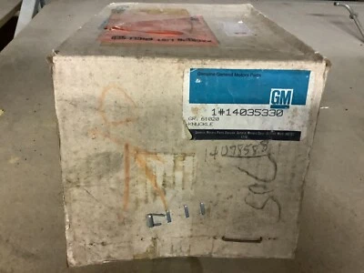 GM# 14035330 1984 CHEVROLET CAVALIER NOS RH nudillo de dirección cambiado a # Foto 1 de 4