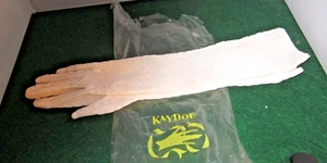 vntg ladies fashion lace gloves 1950's white "Kaydoe" - Picture 1 of 3