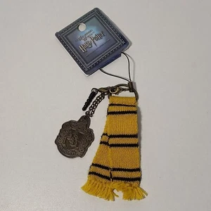 Wizarding World Of Harry Potter Japan Hufflepuff Headphone Jack Phone Charm - Zdjęcie 1 z 7
