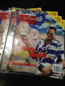 WWF WWE RAW Magazine SEPTEMBER 1998 The Rock Cover + Poster - Picture 1 of 3