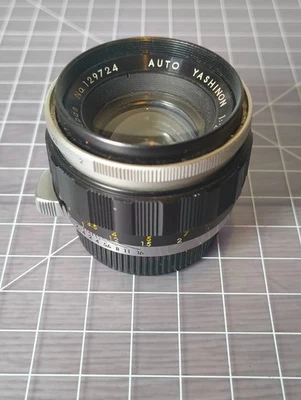 Yashica (Tomioka) Auto Yashinon 5cm 50mm f/2  M42  with rear cap - Image 1 of 4