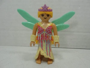 Playmobil Figura Hada Vestido Amarillo y Rosa, Cabello Rubio, Alas Verdes - Imagen 1 de 2