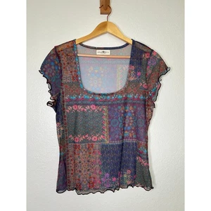 Top de manga corta con dobladillo floral de malla transparente Natural Life para mujer talla grande - Imagen 1 de 3