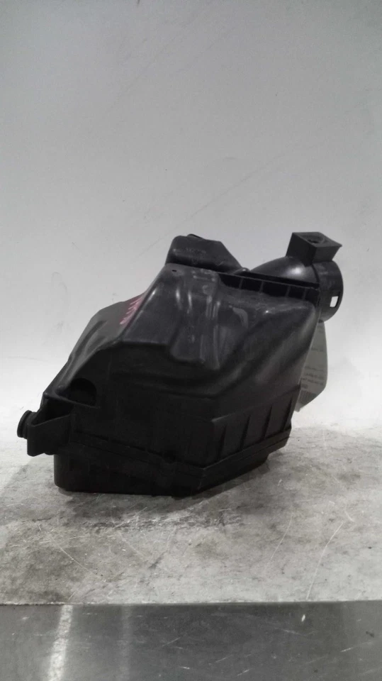 Conjunto de filtro de aire Volvo serie 80 2015 OEM 31319684 usado 119 k millas negro Foto 1 de 4