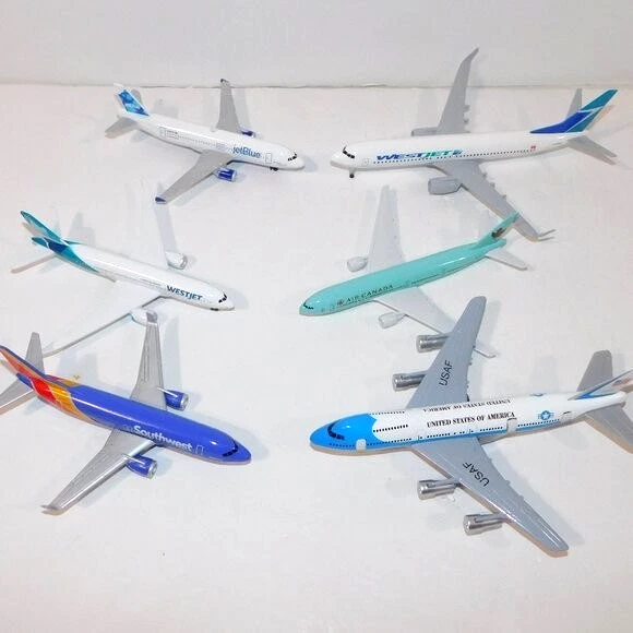 Lote de 6 aviones comerciales diecast 1/300 Daron Realtoy Southwest WestJet AC Foto 1 de 4