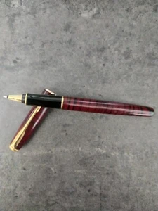 Parker Sonnet Roller Stylo 1996,Laccata Marmo Rosso e Nero Con Finiture Dorate - Foto 1 di 23