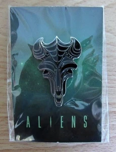 Mondo Alien Queen Enamel Pin NIP SHIPS FREE TODAY! - Bild 1 von 1