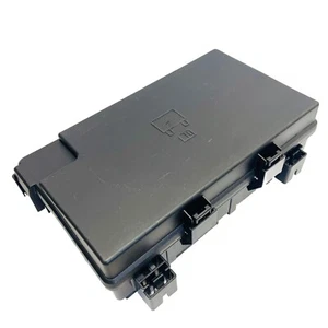 MÓDULO RELÉ CAJA FUSIBLES 68322371AD E - Imagen 1 de 5