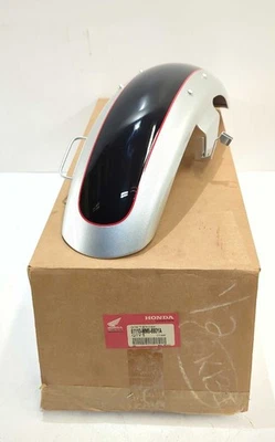 Nuevo guardabarros delantero OEM Honda 1985-1996 Shadow VT1100C plateado negro 61100-MM8-880YA Foto 1 de 4