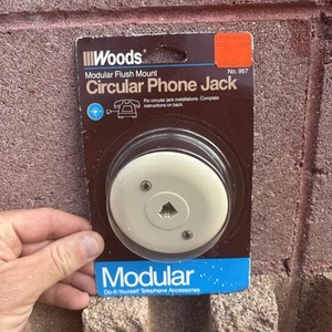 Woods Modułowy podtynkowy uchwyt Okrągłe gniazdo telefoniczne Tan # 957 - Zdjęcie 1 z 2