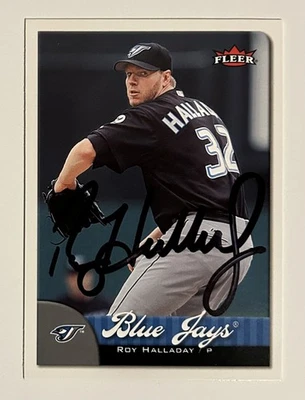 Roy Halladay Signed Autograph 2007 Fleer card #32 Toronto Blue Jays HOF - Image 1 of 2