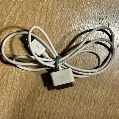 Original Apple USB Charger Data Sync Cable for iPhone 4/4S, 3S, iPod, iPad 2/3 - Image 1 of 4