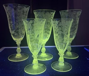 Vintage Set Of 5 Manganese Glass Cambridge Rose Point Iced Tea/Wine Goblets READ - Picture 1 of 23