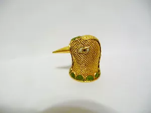THIMBLE VINTAGE GOLD MESH BIRD'S HEAD WITH GREEN & WHITE ENAMEL - Picture 1 of 7