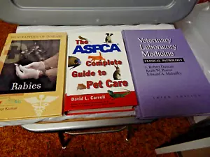 1 lot of 3 books complete guide to pet care,rabies book,vet lab. medicine - Foto 1 di 5